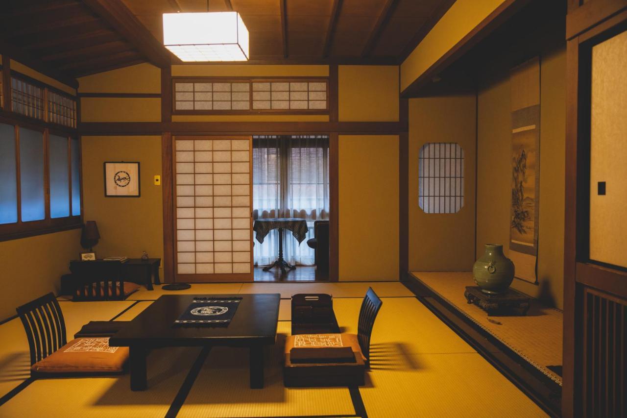 Arima Onsen Tocen Goshobo Hotell Kobe Exteriör bild A traditional Japanese room