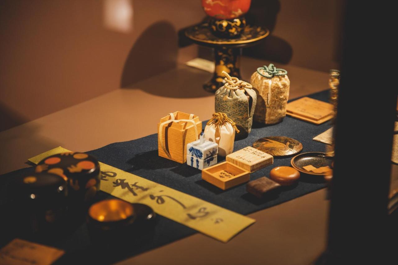 Arima Onsen Tocen Goshobo Hotell Kobe Exteriör bild A set of Chinese tea utensils