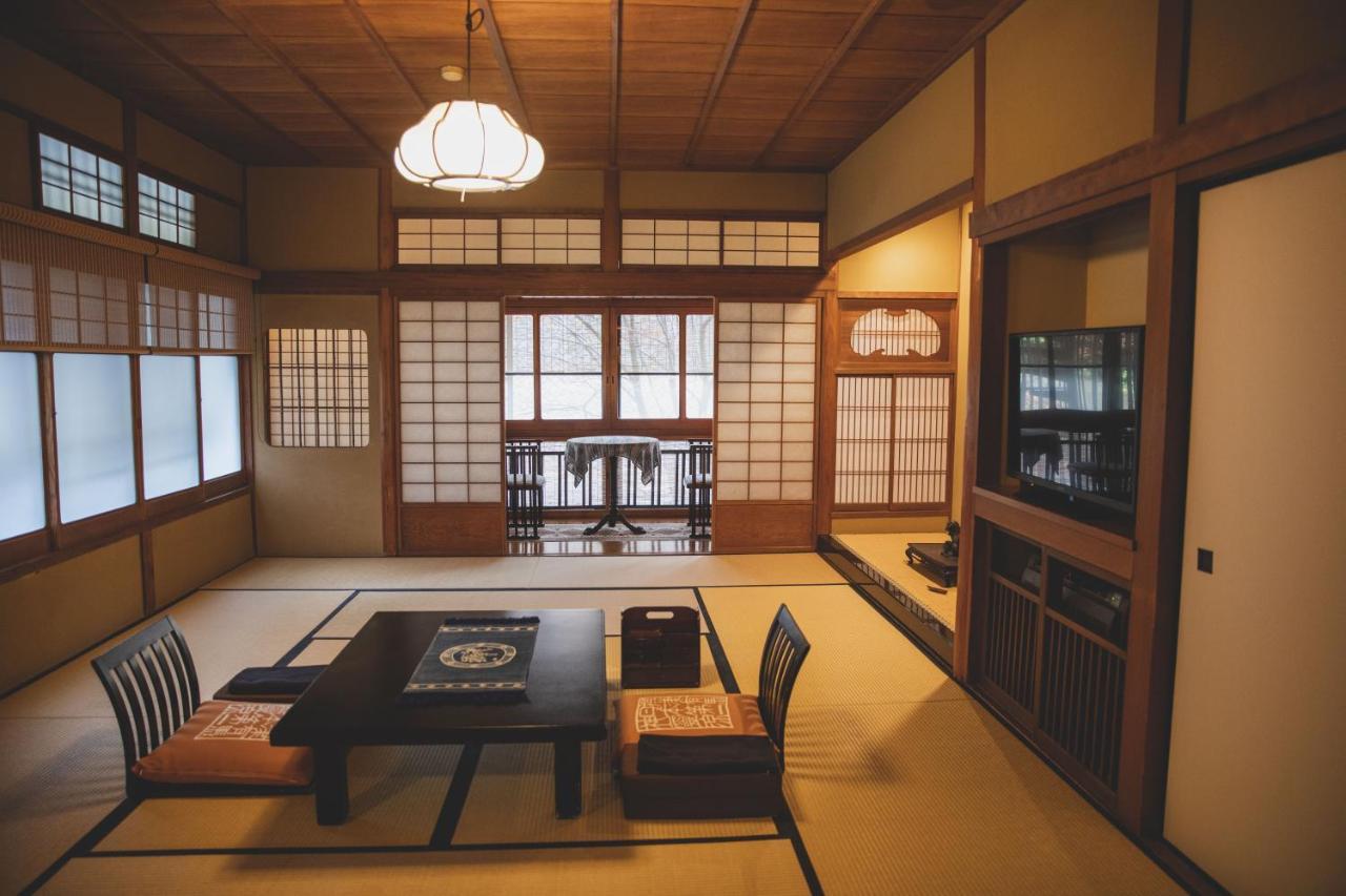 Arima Onsen Tocen Goshobo Hotell Kobe Exteriör bild A traditional Japanese room